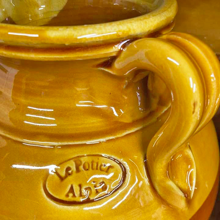 Détail poterie estampillée Le Potier Alpin